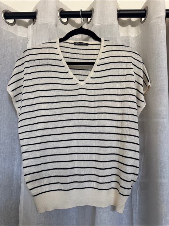 Tops - Striped V-Neck Knit Top in White and Black